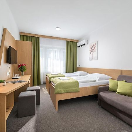 Hotel Plus Bratislava Exterior photo