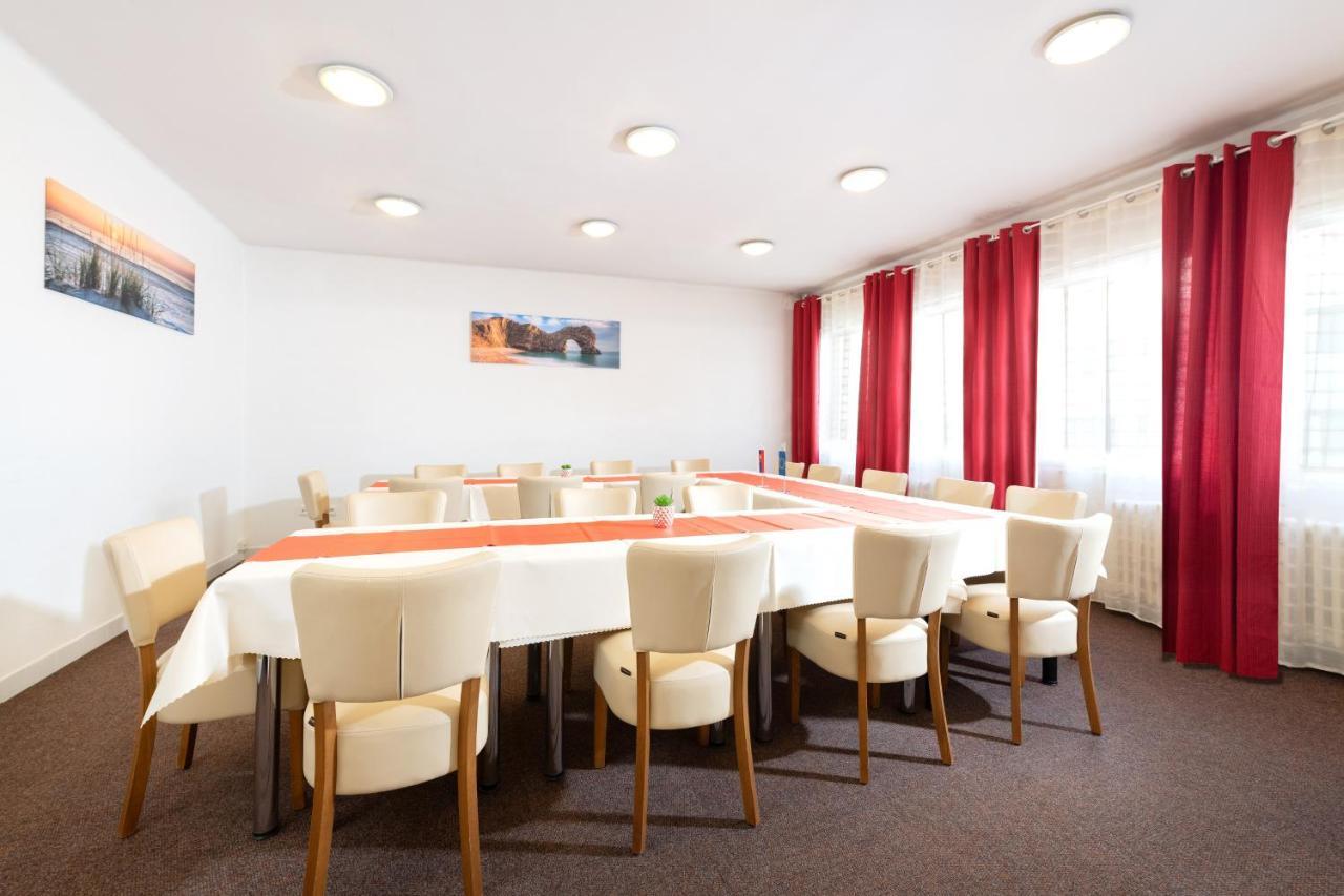 Hotel Plus Bratislava Exterior photo