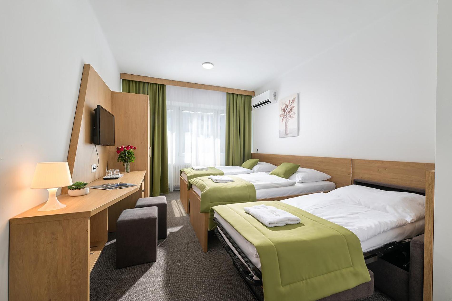 Hotel Plus Bratislava Exterior photo