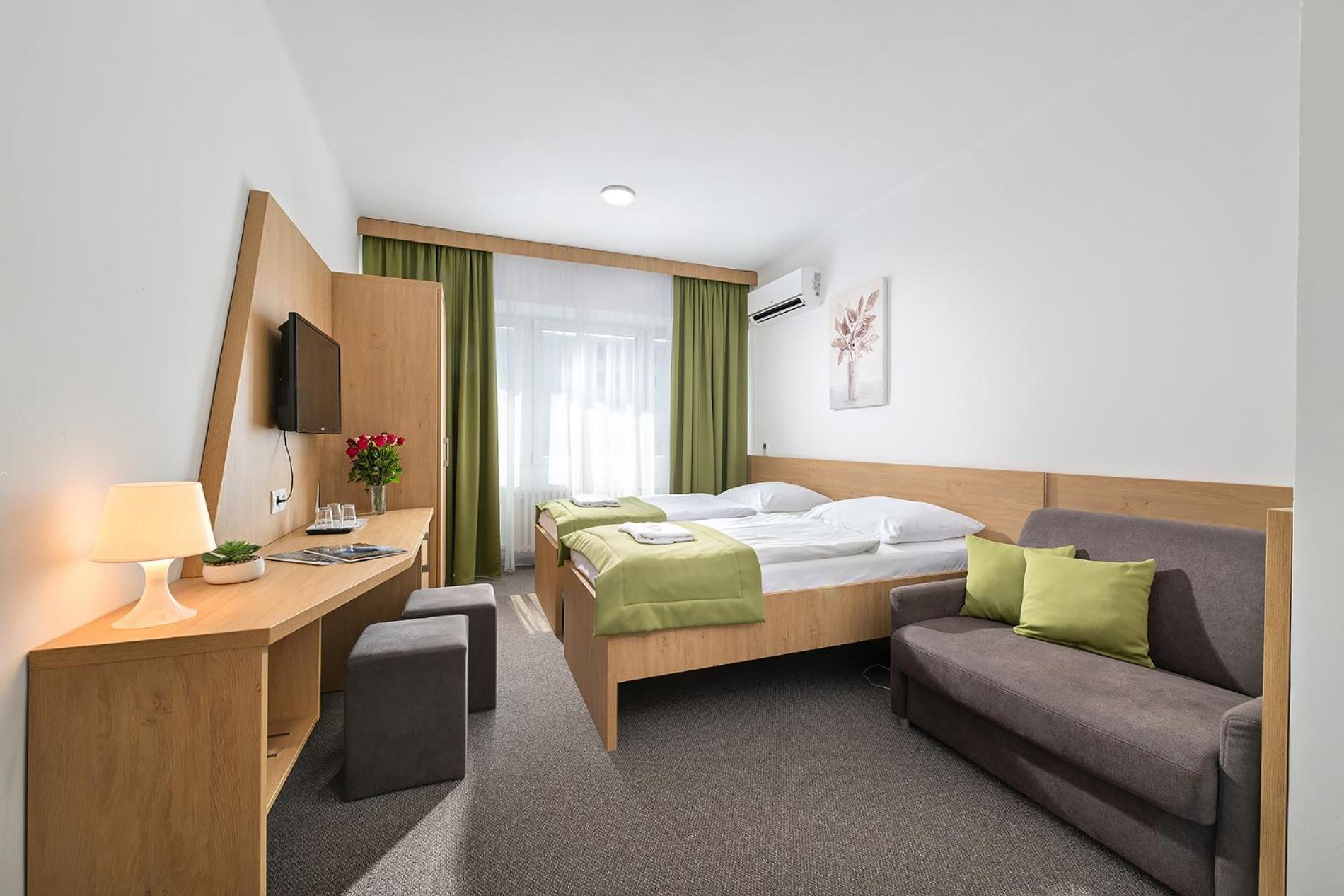 Hotel Plus Bratislava Exterior photo