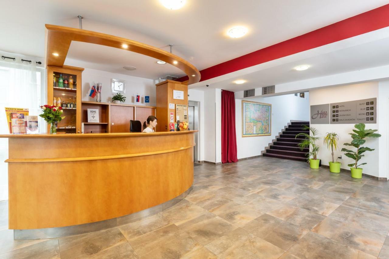 Hotel Plus Bratislava Exterior photo
